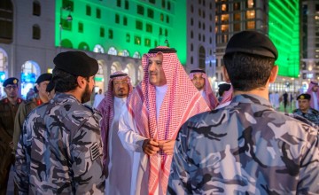 أمير منطقة المدينة المنورة ينوه بالأداء الاحترافي الذي يقدمه رجال الأمن المشاركين في مهام أمن العمرة والزيارة أمير منطقة المدينة المنورة ينوه بالأداء الاحترافي الذي يقدمه رجال الأمن المشاركين في مهام أمن العمرة والزيارة